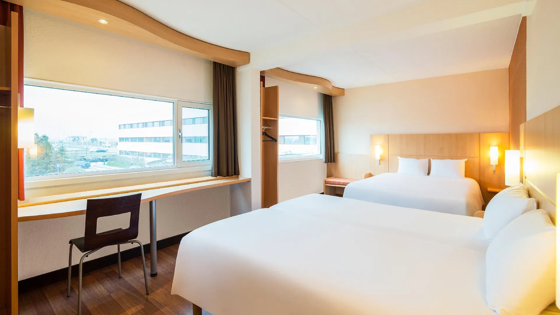 ***  Ibis Schiphol Amsterdam Airport Hotel Badhoevedorp Hollandia